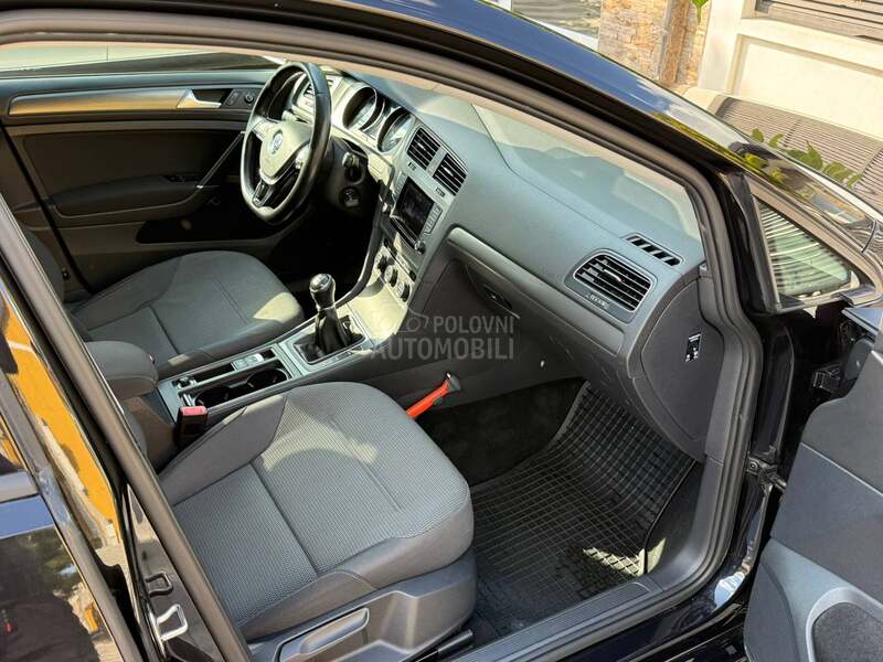 Volkswagen Golf 7 1.6 bluemotion