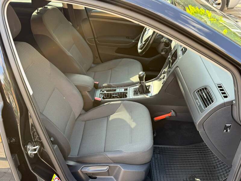 Volkswagen Golf 7 1.6 bluemotion
