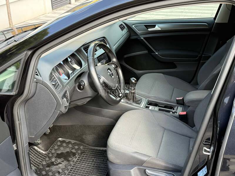 Volkswagen Golf 7 1.6 bluemotion