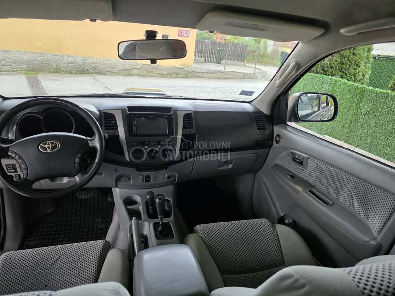 Toyota Hilux 