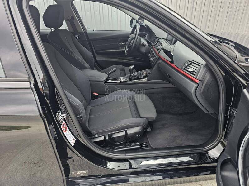 BMW 318 d   S E R V I S N A