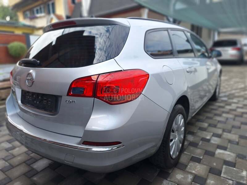 Opel Astra J COSMO NOVA