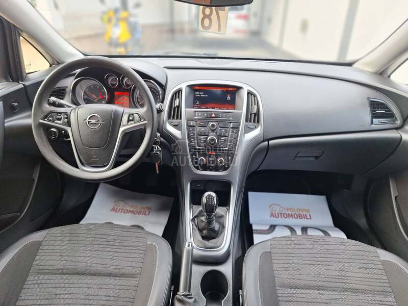 Opel Astra J COSMO NOVA