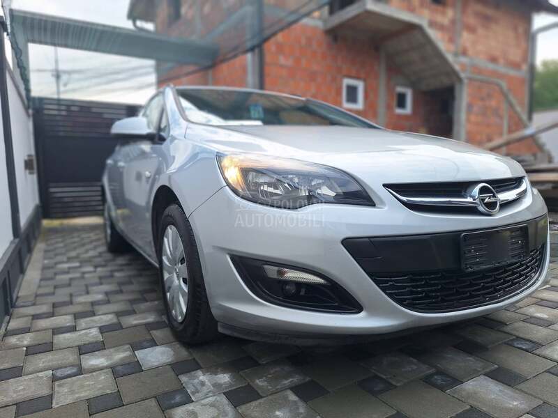 Opel Astra J COSMO NOVA