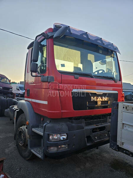MAN 26 340 kabina i delovi