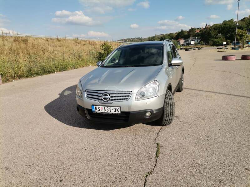 Nissan Qashqai + 2 