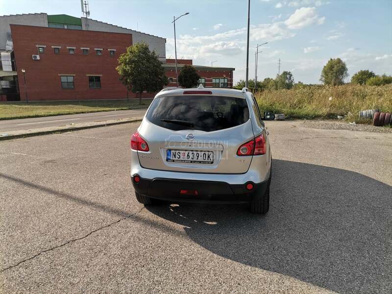 Nissan Qashqai + 2 