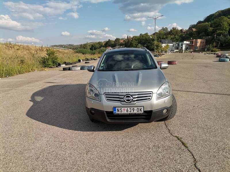 Nissan Qashqai + 2 