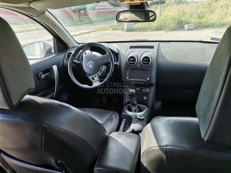 Nissan Qashqai + 2 