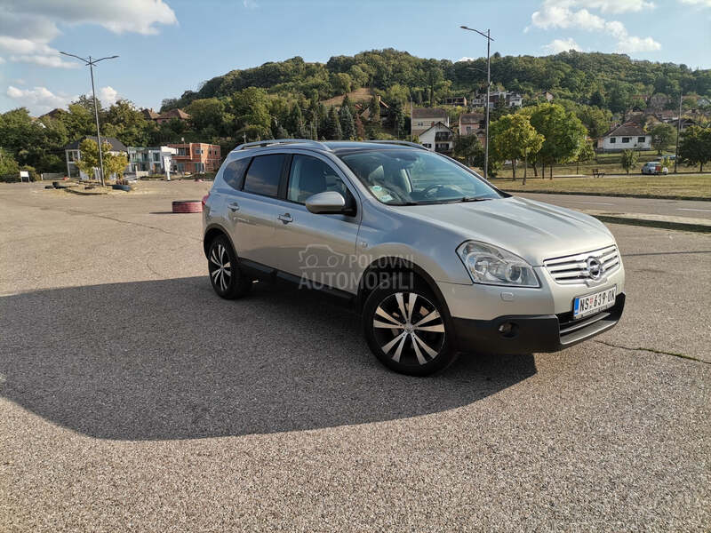 Nissan Qashqai + 2 