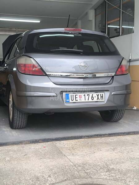 Opel Astra H 