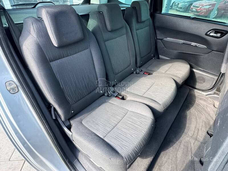 Peugeot 5008 1.6 HDI