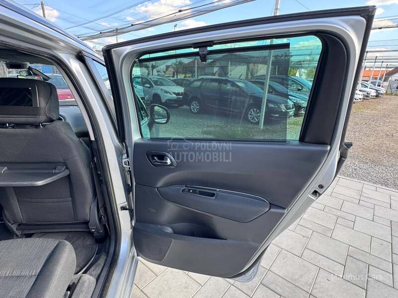 Peugeot 5008 1.6 HDI