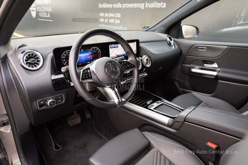 Mercedes Benz B 180 