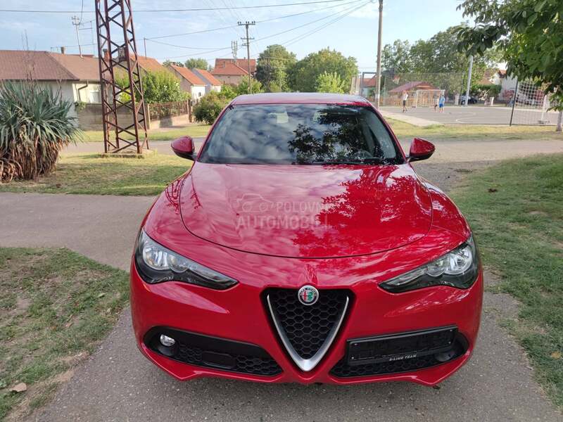 Alfa Romeo Stelvio 2.2