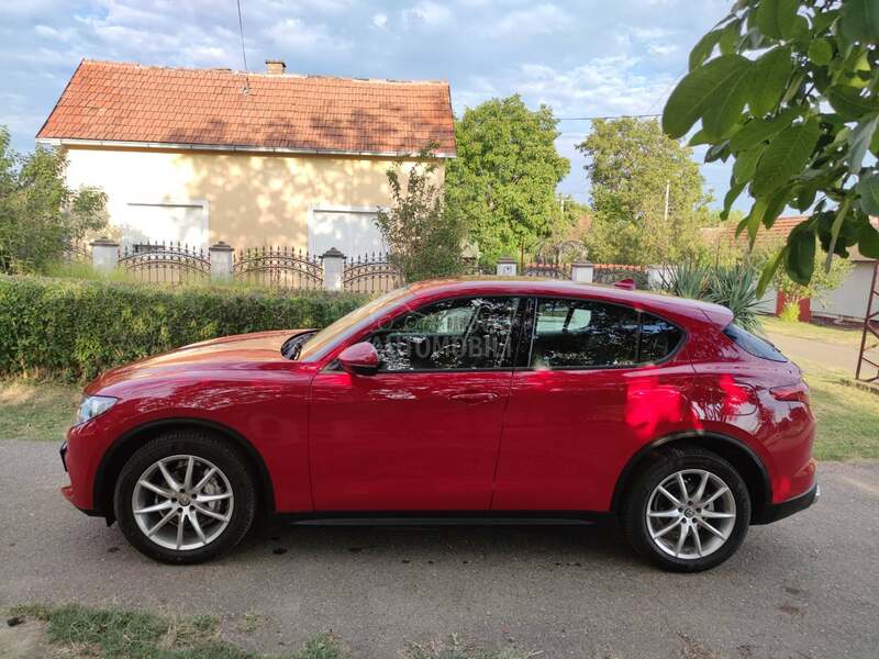 Alfa Romeo Stelvio 2.2
