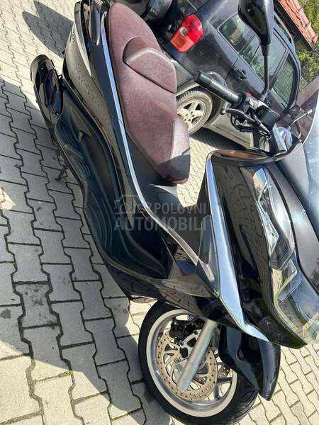 Piaggio x10