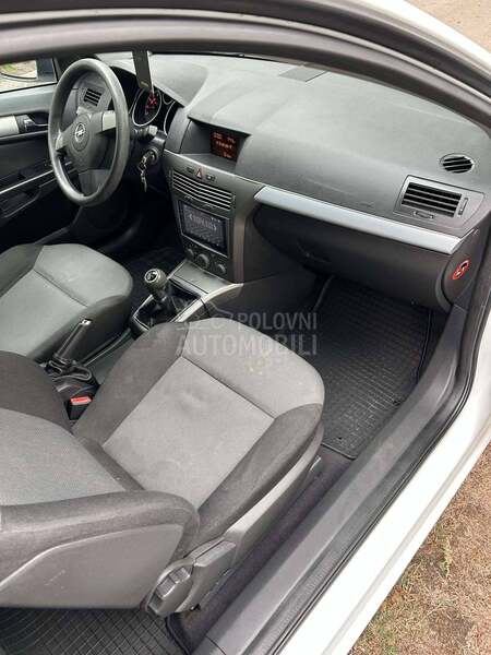Opel Astra H GTC