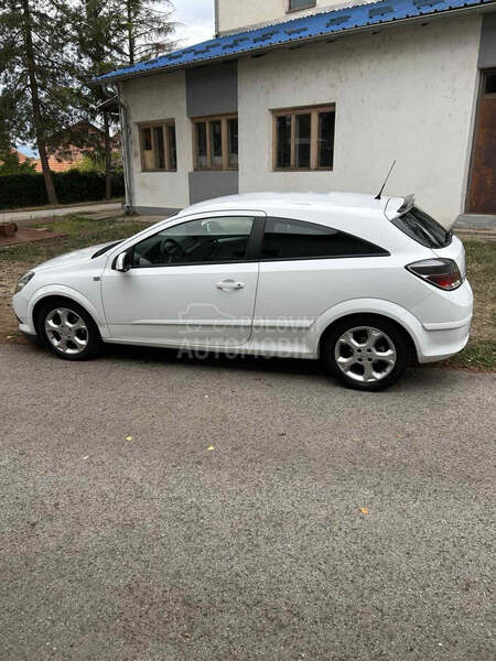 Opel Astra H GTC