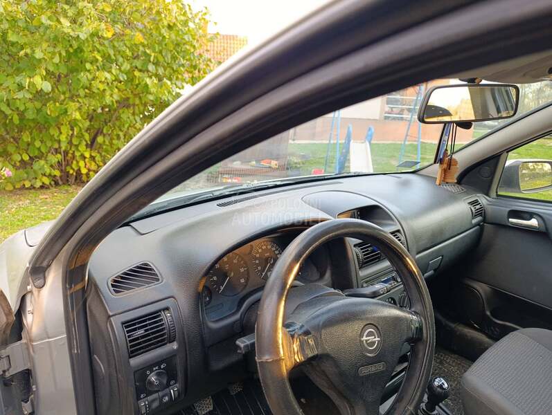 Opel Astra G 1700