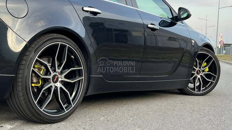 Opel Insignia 2.0BITURBO SPORT 4WD