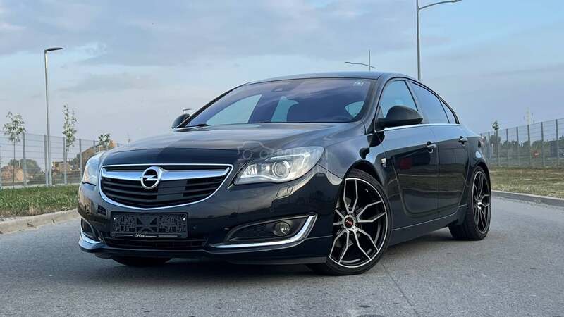 Opel Insignia 2.0BITURBO SPORT 4WD