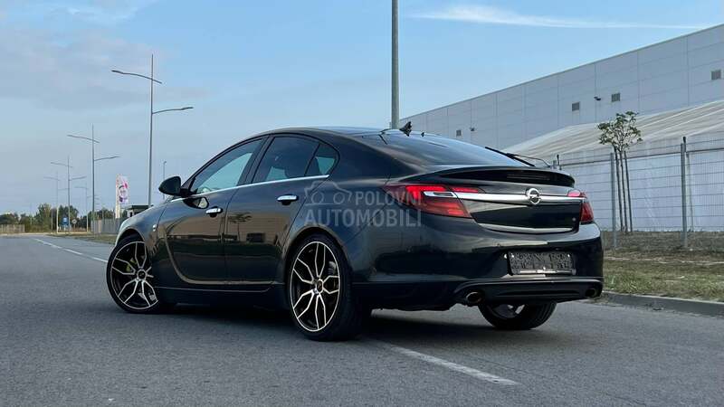 Opel Insignia 2.0BITURBO SPORT 4WD