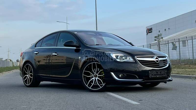 Opel Insignia 2.0BITURBO SPORT 4WD
