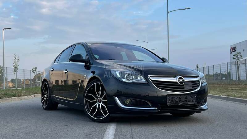 Opel Insignia 2.0BITURBO SPORT 4WD