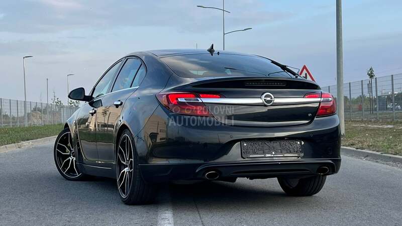 Opel Insignia 2.0BITURBO SPORT 4WD