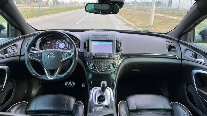 Opel Insignia 2.0BITURBO SPORT 4WD