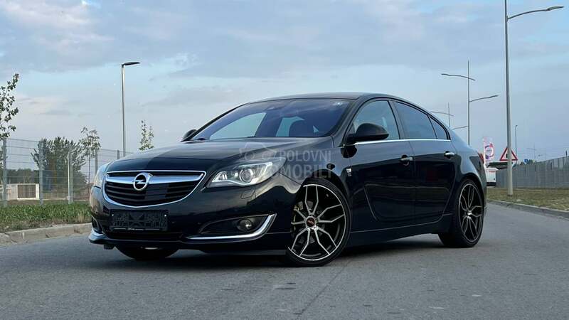 Opel Insignia 2.0BITURBO SPORT 4WD