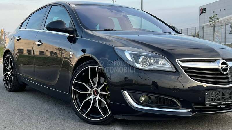 Opel Insignia 2.0BITURBO SPORT 4WD