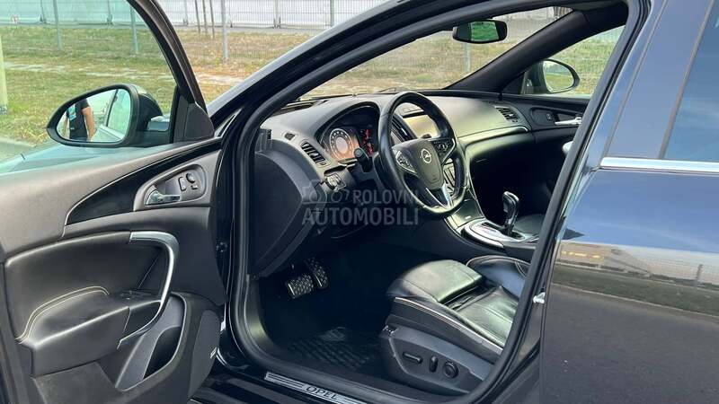 Opel Insignia 2.0BITURBO SPORT 4WD