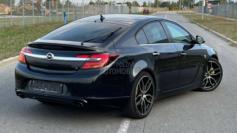 Opel Insignia 2.0BITURBO SPORT 4WD