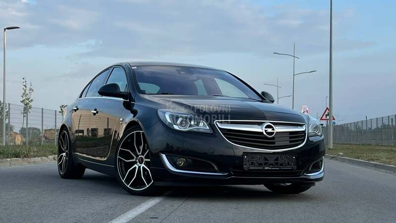 Opel Insignia 2.0BITURBO SPORT 4WD