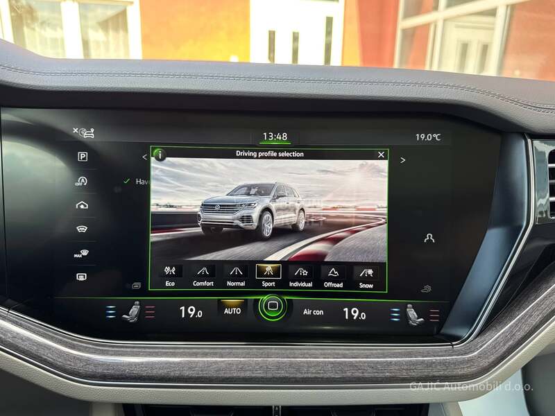 Volkswagen Touareg 3.0TDI R LINE