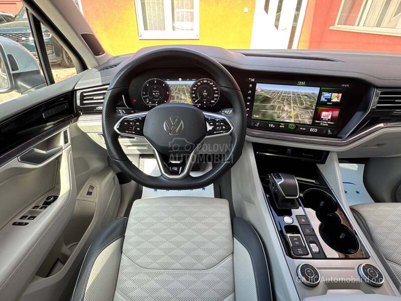 Volkswagen Touareg 3.0TDI R LINE