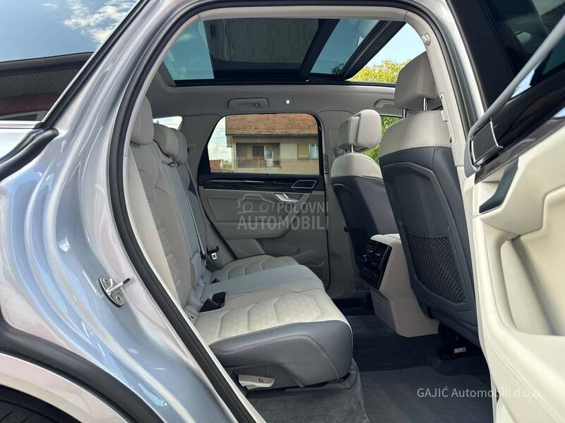 Volkswagen Touareg 3.0TDI R LINE