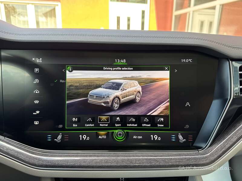 Volkswagen Touareg 3.0TDI R LINE