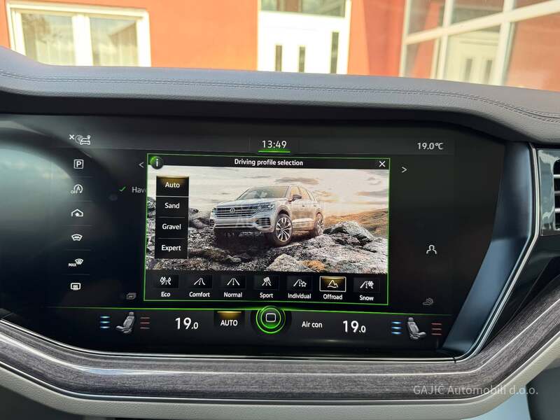 Volkswagen Touareg 3.0TDI R LINE