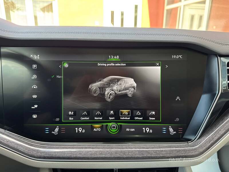Volkswagen Touareg 3.0TDI R LINE