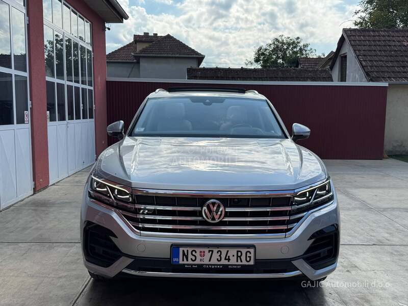 Volkswagen Touareg 3.0TDI R LINE