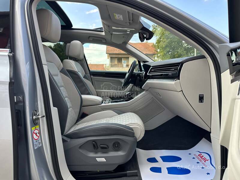 Volkswagen Touareg 3.0TDI R LINE