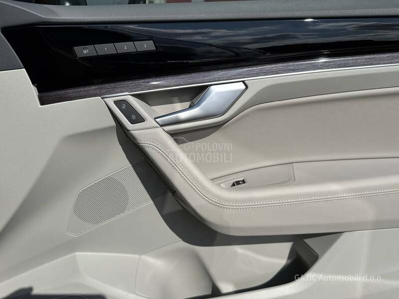 Volkswagen Touareg 3.0TDI R LINE