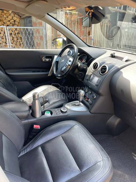 Nissan Qashqai + 2 