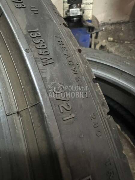 Pirelli 255/35 R21 Letnja