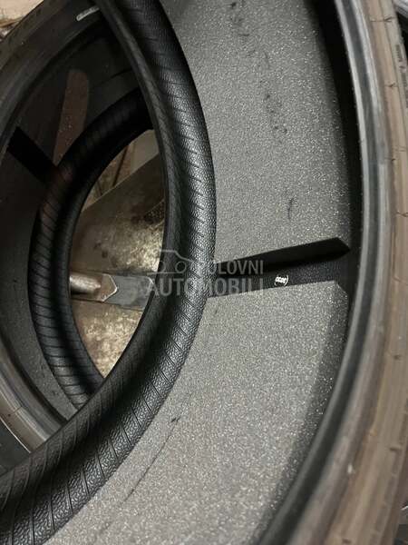 Pirelli 255/35 R21 Letnja
