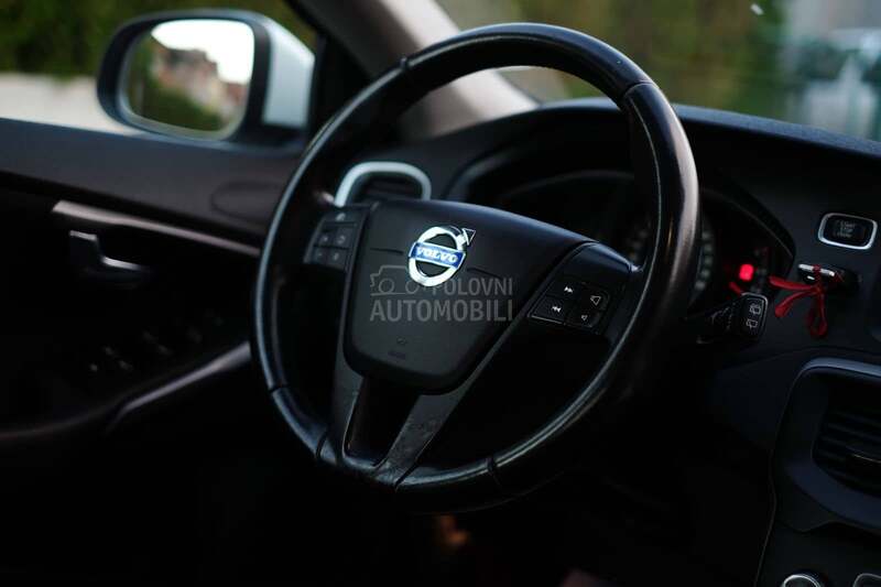 Volvo V40 1.6D D2 OCEAN RACE