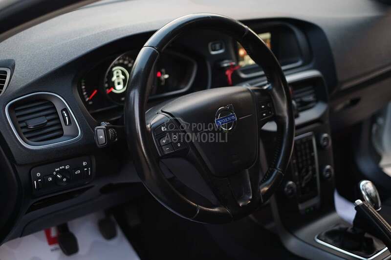 Volvo V40 1.6D D2 OCEAN RACE